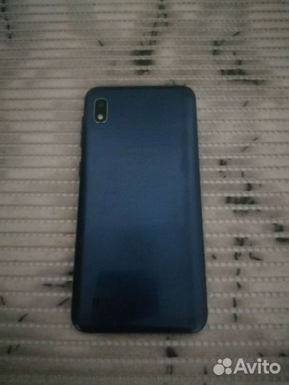 Samsung Galaxy A10, 2/32 ГБ