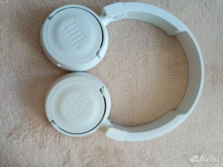 Беспроводные наушники jbl