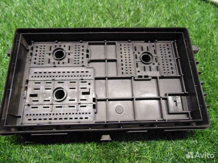 Корпус блока предохранителей Chevrolet Cruze 1.6