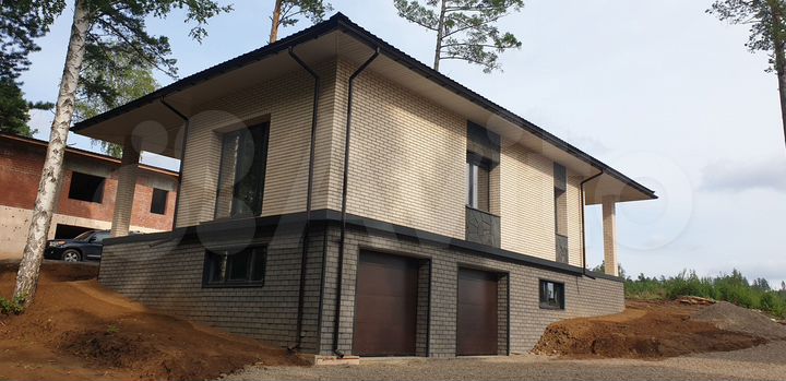 Дом 266 м² на участке 7,5 сот.