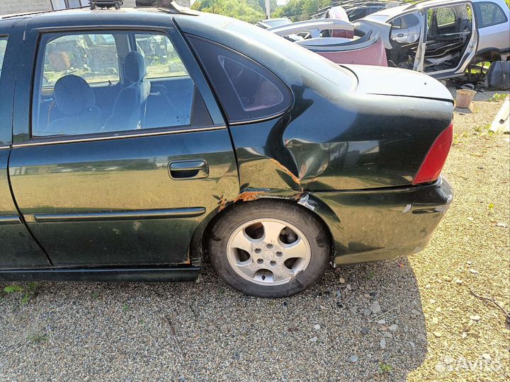 Опель Вектра Б 1.6 (В разборе)