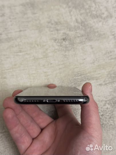 iPhone X, 64 ГБ