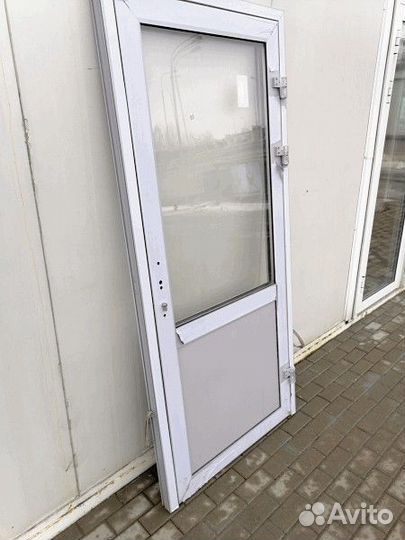 Двери алюминиевые входные 95х210