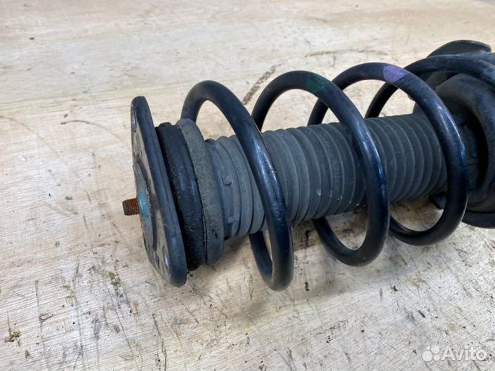 Передняя Правая Стойка Mazda 3 BL 2008-2013 г.в