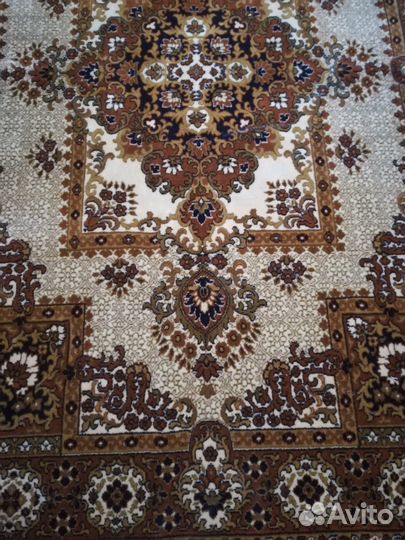 Ковер шерстяной