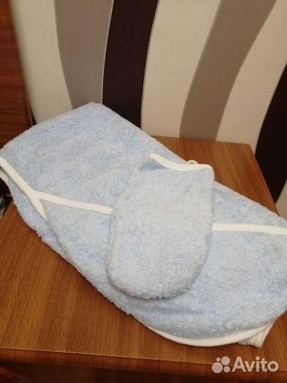 Новое полотенце с уголком + мочалка-варежка