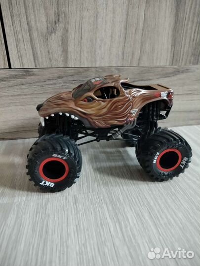 Машинка Monster truck, monster jam wolf's head