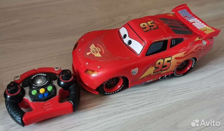 Радиоуправляемая машина Молния Маккуин