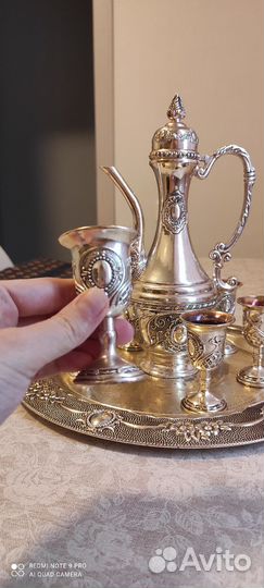 Графин с рюмками