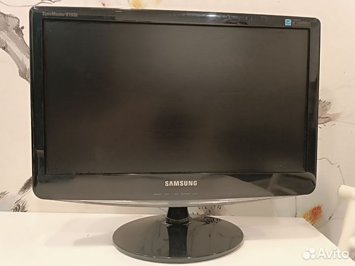 Монитор 19 дюймов