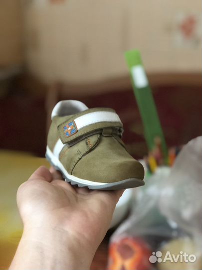 Кроссовки детские