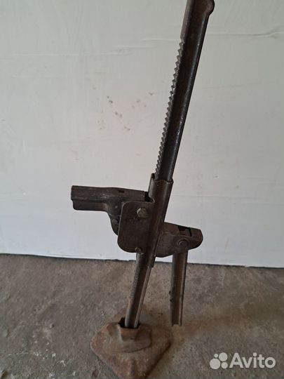 Домкрат реечный