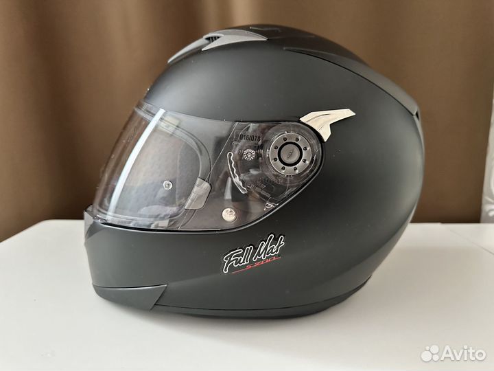 Мотоциклетный шлем Shark Skwal s700