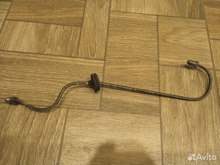 Передняя левая тормозная трубка Audi 100, 200 C3