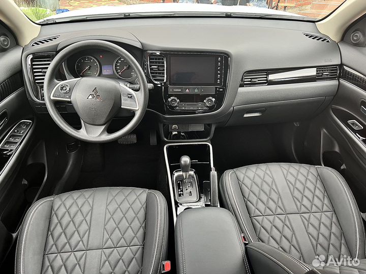 Mitsubishi Outlander 2.0 CVT, 2023, 1 600 км