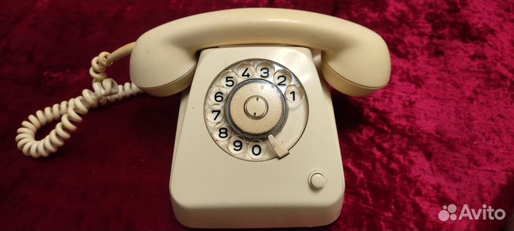 Старые телефоны дисковые времён СССР