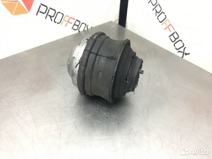 Подушка крепления двигателя Mercedes Clk C209