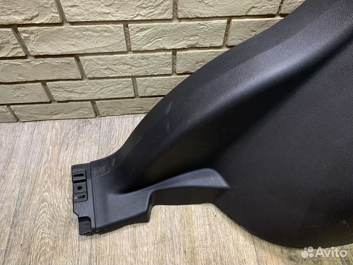 Ford Explorer с 2011 Обшивка багажника правая