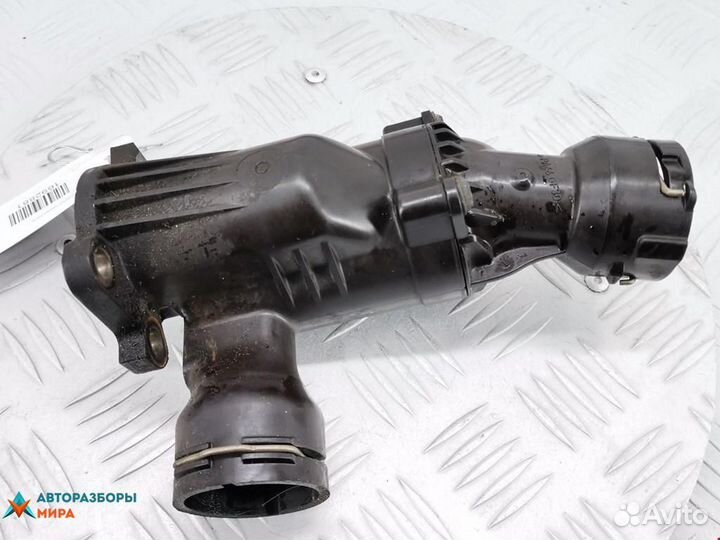 Корпус термостата Skoda Octavia 3 (A7) 2015