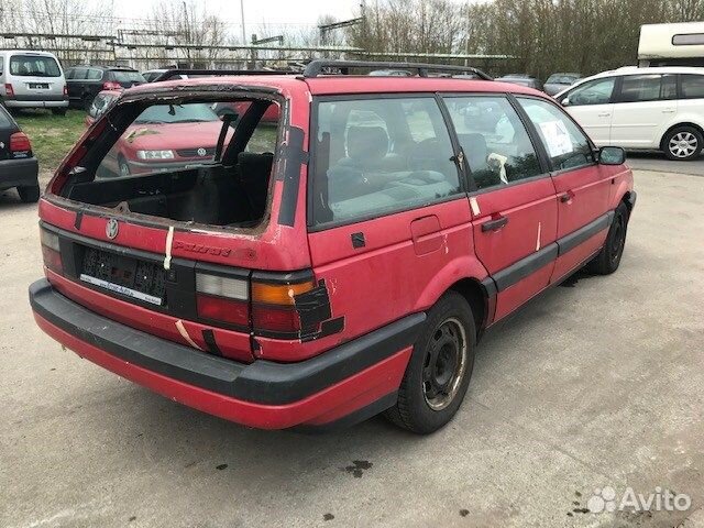 Разбор на запчасти Volkswagen Passat 3