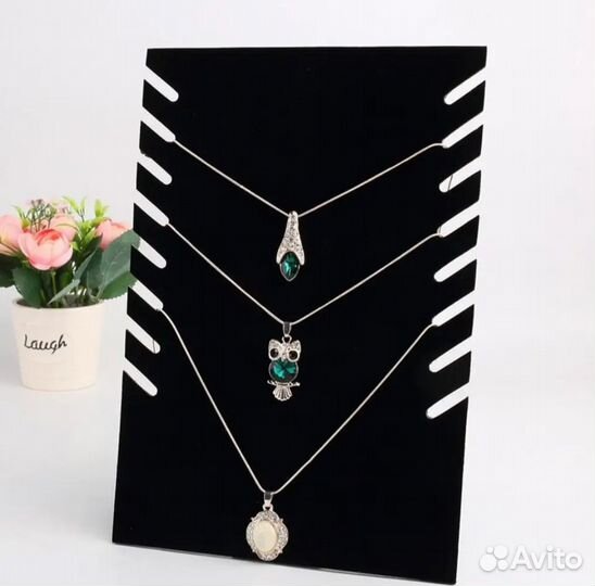 Рука велюровая для колец и браслетов