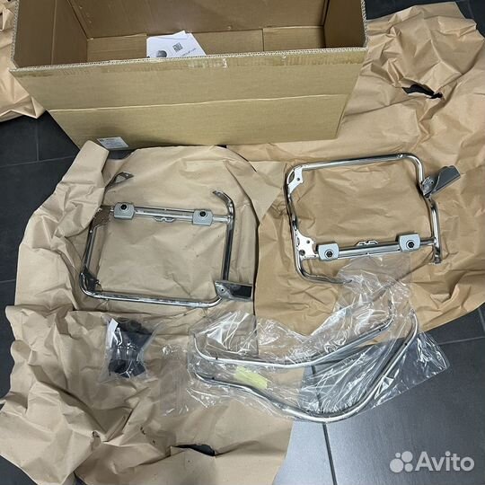 Крепление боковых алюминиевых кофров CRF1100