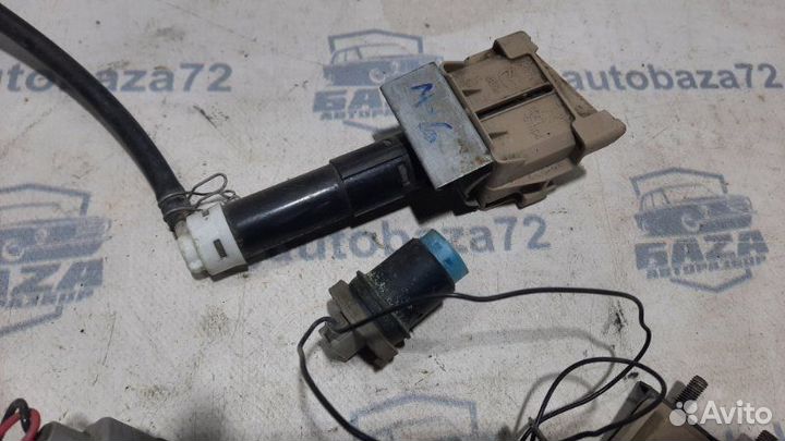 Насос омывателя Mazda Mazda6 GH LF17 2012