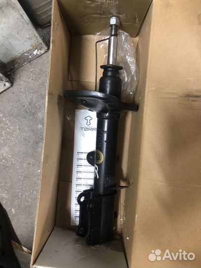 Стойки амортизатора toyota ee100