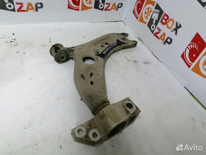 Рычаг подвески передний правый Volkswagen Passat