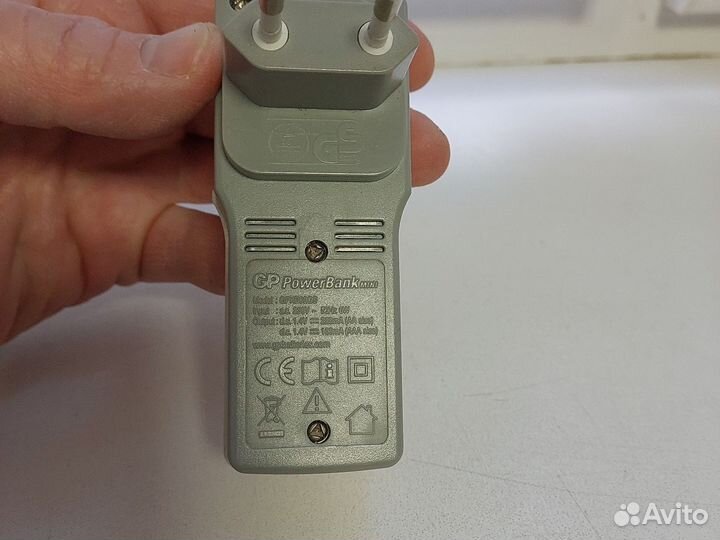 Зарядное устройство для пальчиковых и мезинчековы