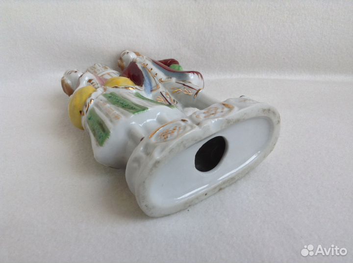 Старинная статуэтка Дама с кавалером