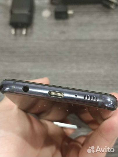 Телефон Samsung galaxy S10e 128Gb