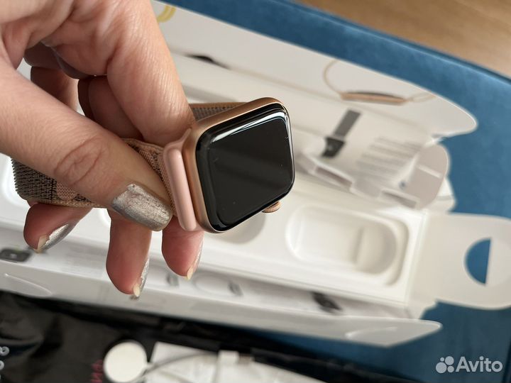 Часы apple watch 4 40 mm gold