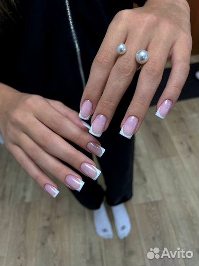 Модель наращивание ногтей