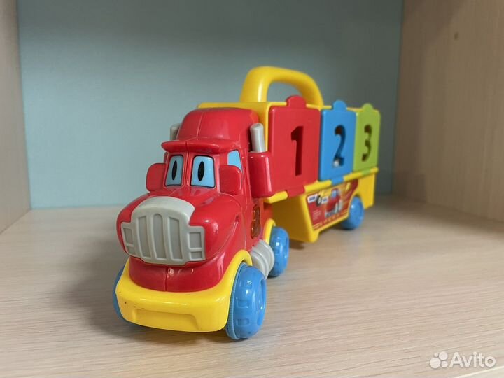 Грузовик с машинками