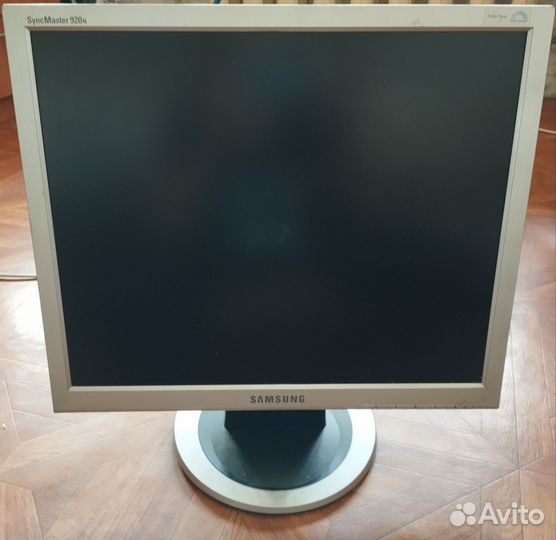 Монитор Samsung