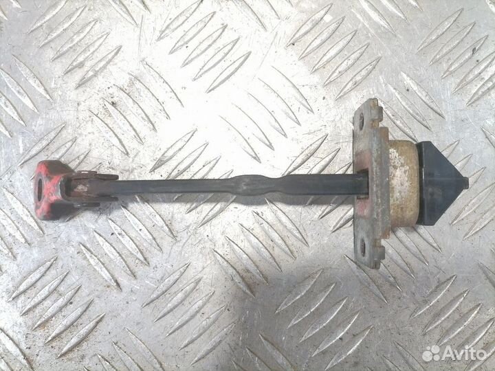 Ограничитель двери задний Mazda Mpv LW лв