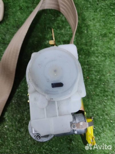 Ремень безопасности передний правый Lexus GS300