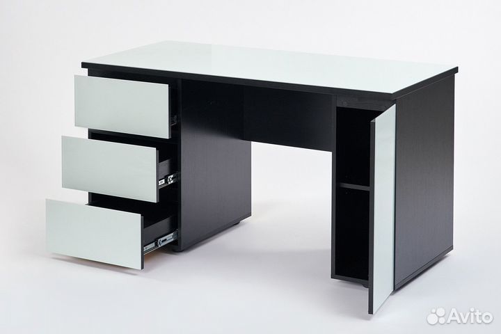 Письменный стол