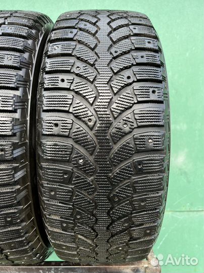 Bridgestone Blizzak Spike-01 215/60 R16 95T