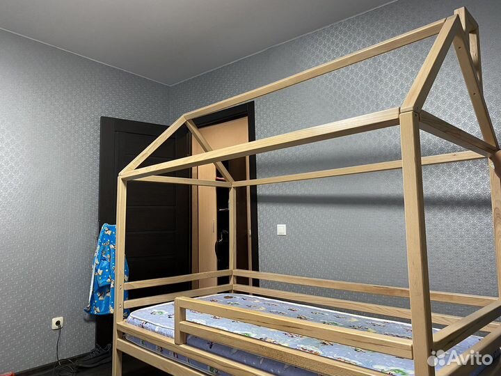 Детская кровать домик с матрасом