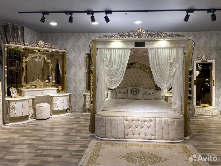 Спальный гарнитур