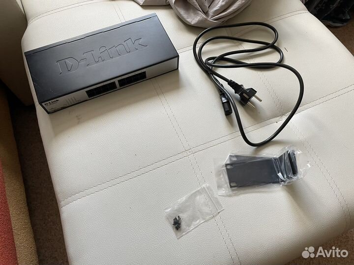 Коммутатор D-Link DES-1016D