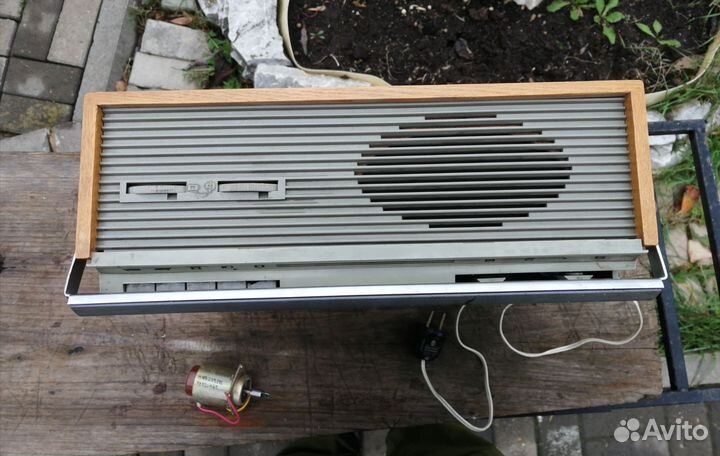 Катушечный магнитофон Daina