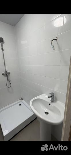 Раковина Santek с пьедесталом и смесителем