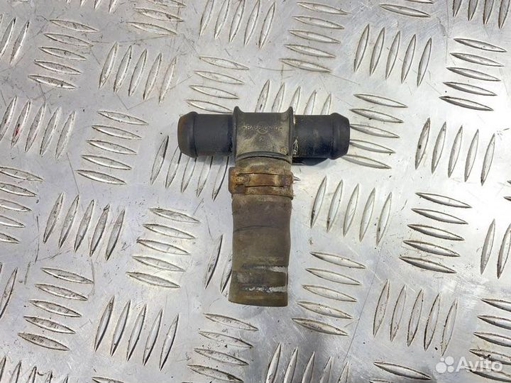 Тройник патрубков печки Volkswagen Phaeton 3D2 4.2