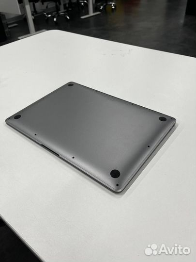 MacBook Air 2020 M1 8/256gb