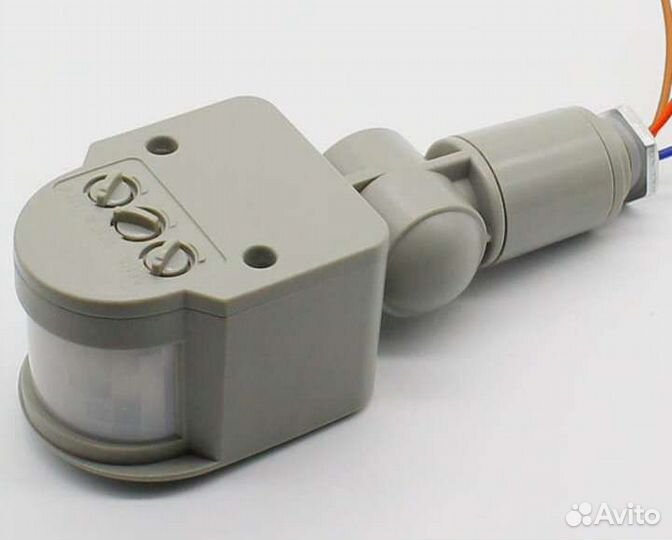 Уличный светильник с датчиком движения