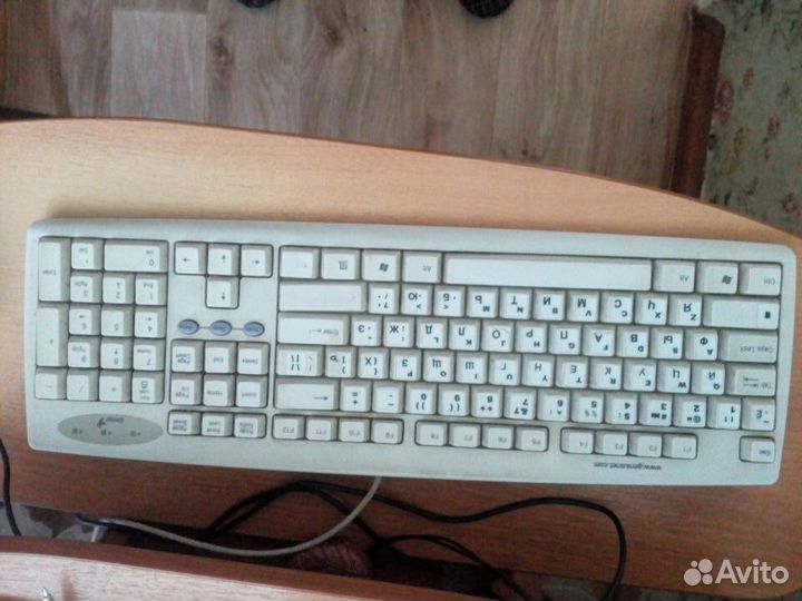 Компьютерные мышки и проводную клавиатуру