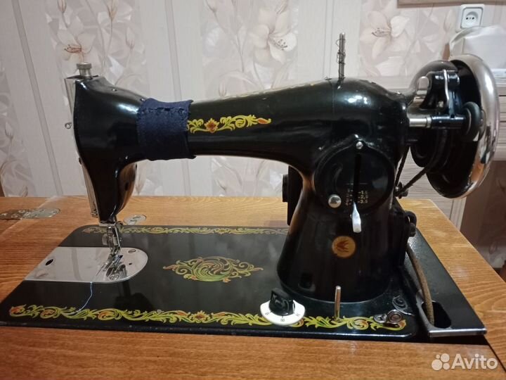 Швейная машинка Подольск с электроприводом